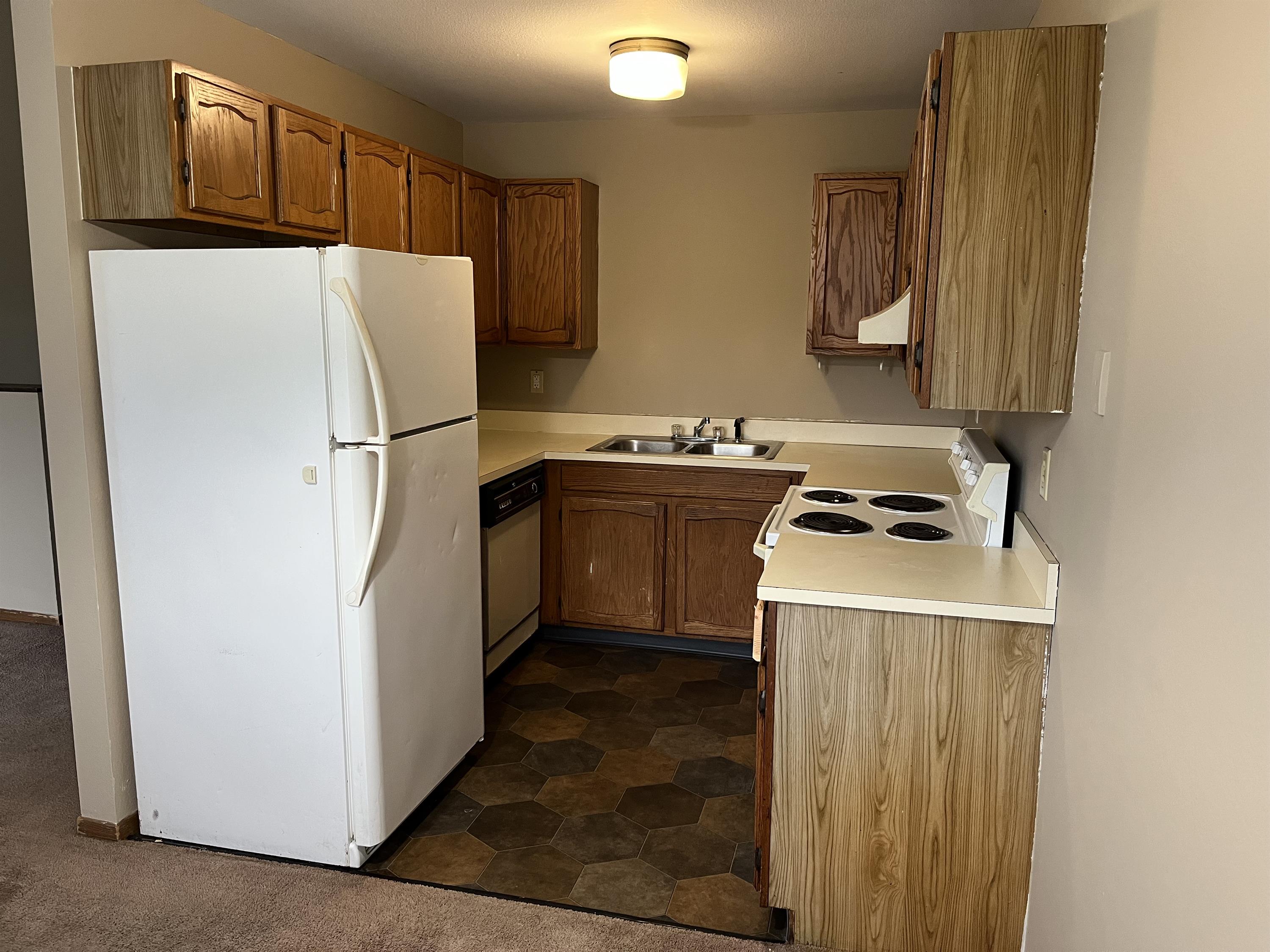 480 Stratford Way - 3